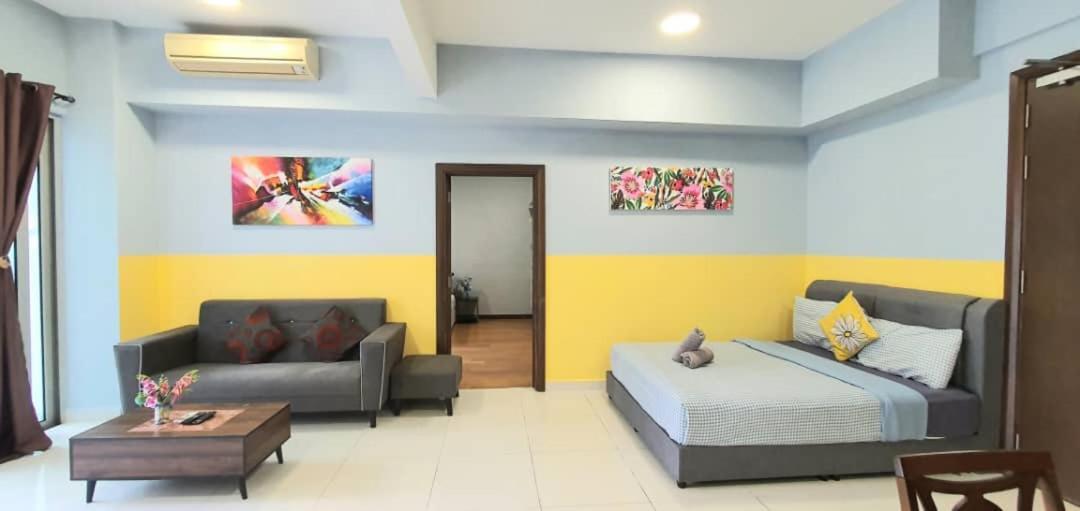 Regalia Suites With Infinity Pool Klcc By Staycation Homes كوالالمبور المظهر الخارجي الصورة