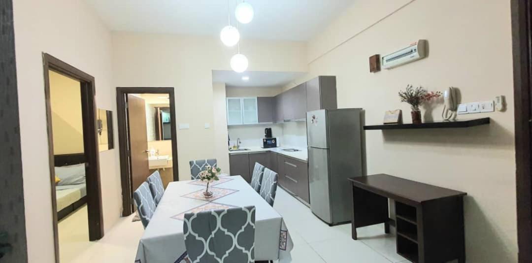 Regalia Suites With Infinity Pool Klcc By Staycation Homes كوالالمبور المظهر الخارجي الصورة