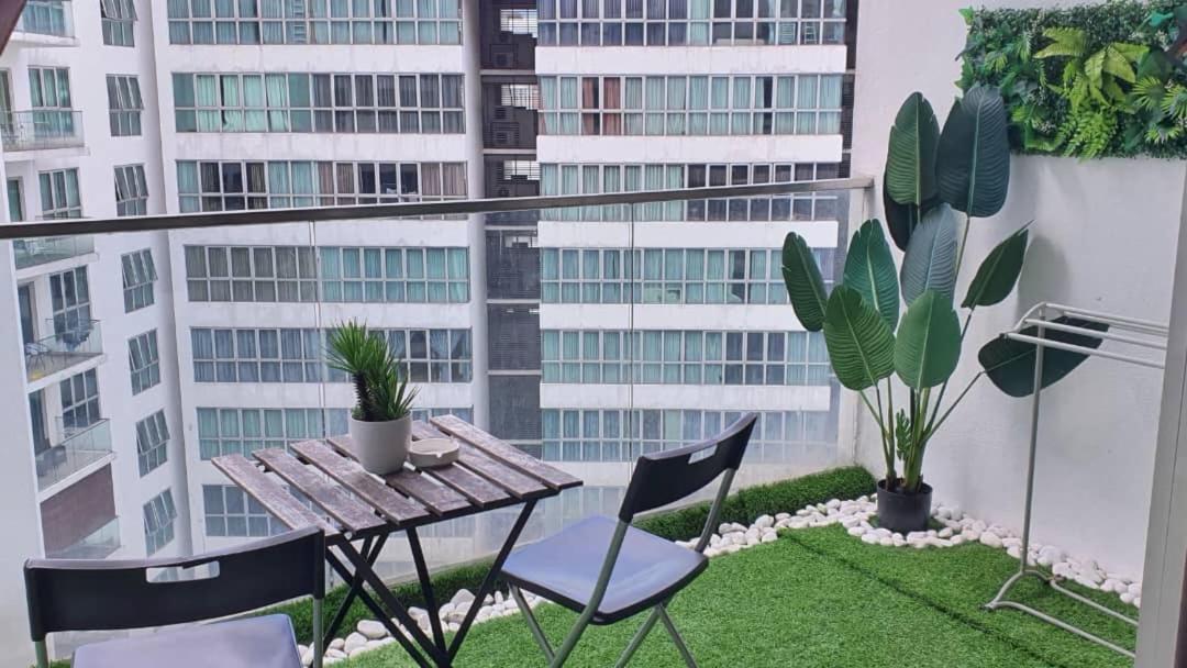 Regalia Suites With Infinity Pool Klcc By Staycation Homes كوالالمبور المظهر الخارجي الصورة