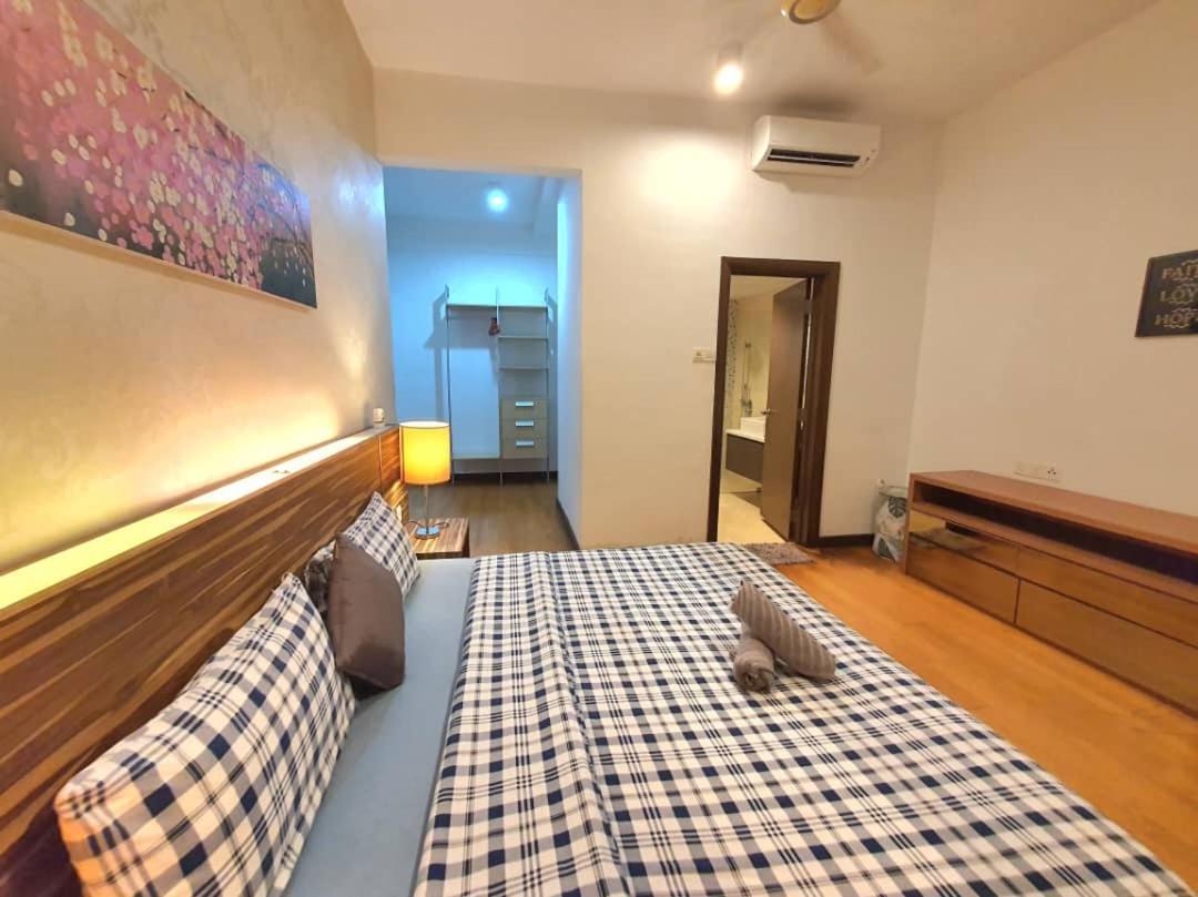 Regalia Suites With Infinity Pool Klcc By Staycation Homes كوالالمبور المظهر الخارجي الصورة