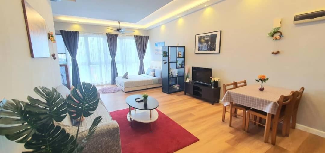 Regalia Suites With Infinity Pool Klcc By Staycation Homes كوالالمبور المظهر الخارجي الصورة