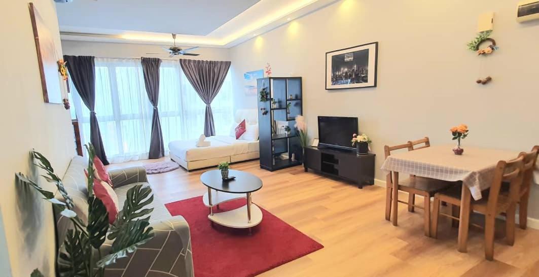 Regalia Suites With Infinity Pool Klcc By Staycation Homes كوالالمبور المظهر الخارجي الصورة