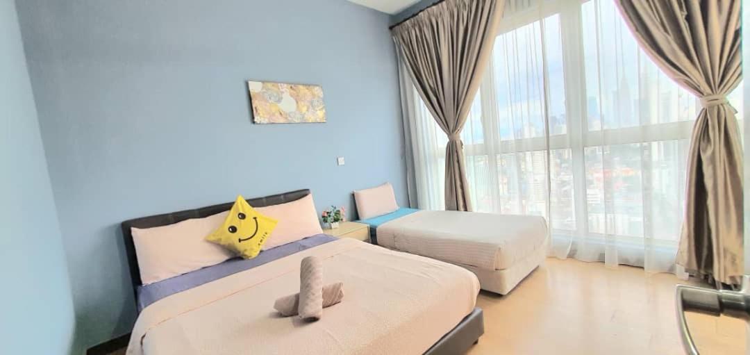 Regalia Suites With Infinity Pool Klcc By Staycation Homes كوالالمبور المظهر الخارجي الصورة