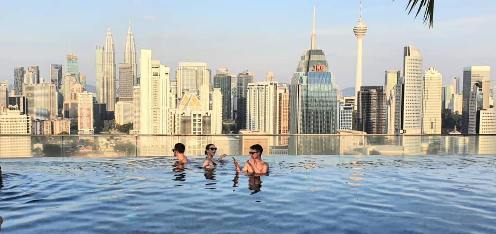 Regalia Suites With Infinity Pool Klcc By Staycation Homes كوالالمبور المظهر الخارجي الصورة