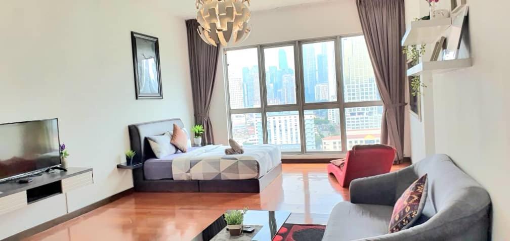 Regalia Suites With Infinity Pool Klcc By Staycation Homes كوالالمبور المظهر الخارجي الصورة